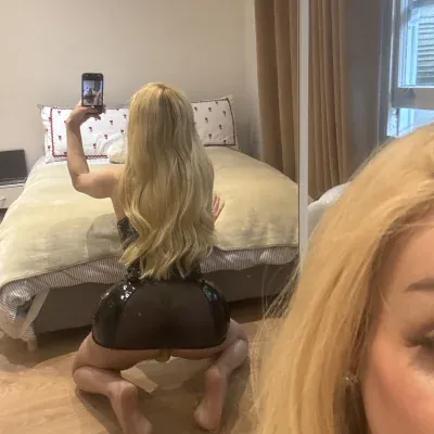 Feed Photo