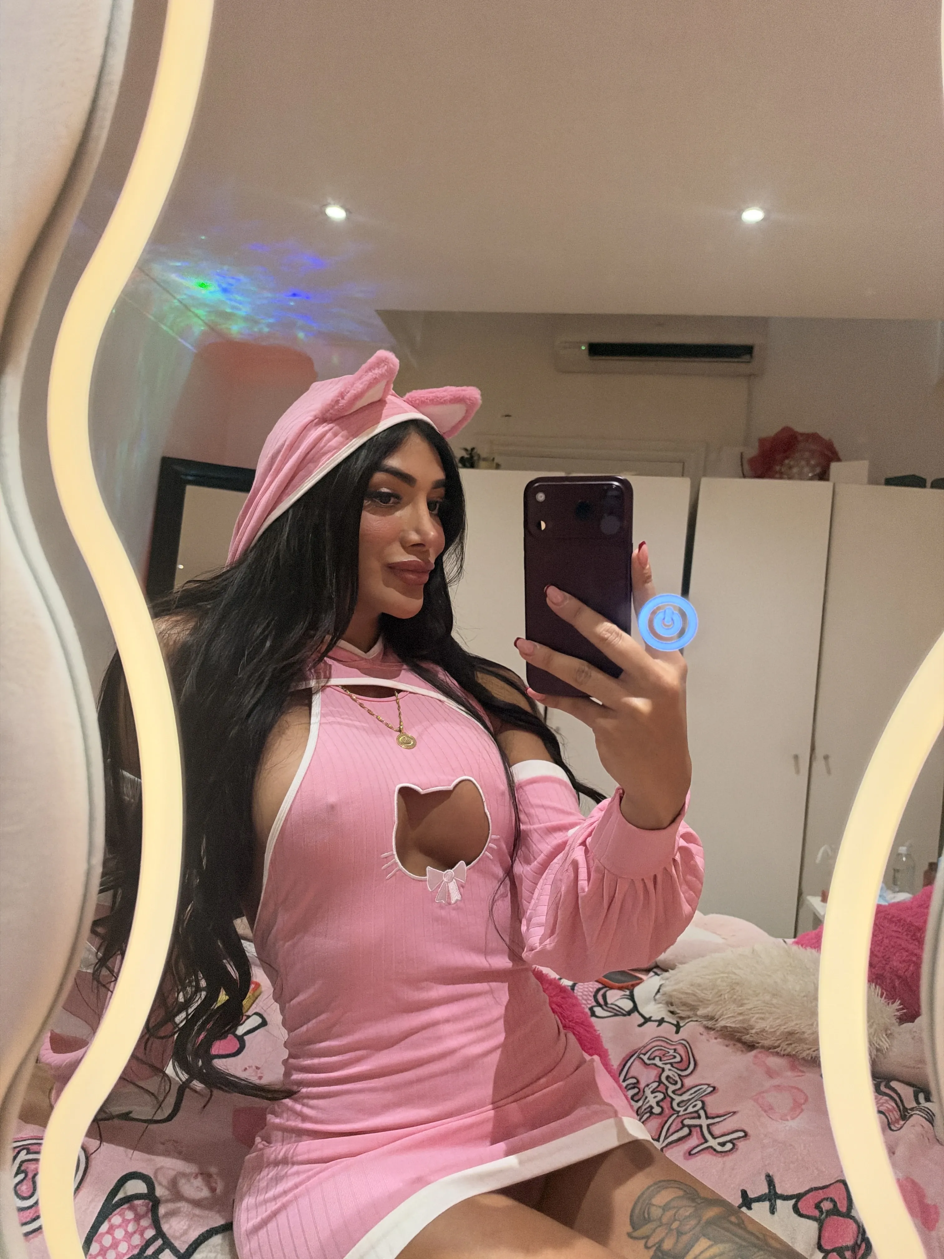 Feed Photo