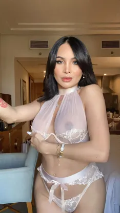 AlessandraGoddessBombshell