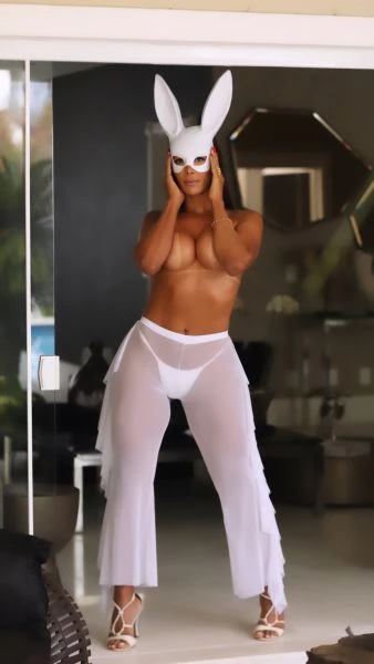 8605