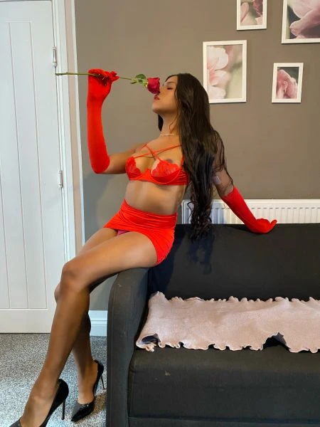 Iza_uk25