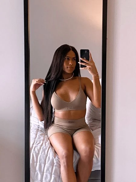 Iza_uk25