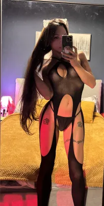 AsianLara18